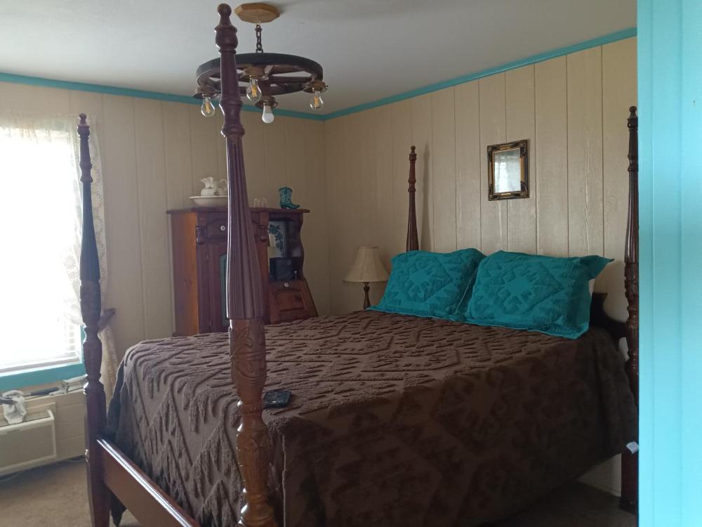 Tombstone Bordello Bed & Breakfast