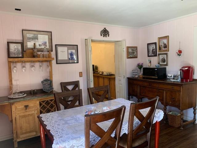 Deluxe Queen Suite interior